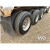 Image 44 : 2013 KENWORTH T800 TRI DRIVE DUMP TRUCK