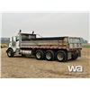 Image 4 : 2013 KENWORTH T800 TRI DRIVE DUMP TRUCK