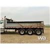 Image 54 : 2013 KENWORTH T800 TRI DRIVE DUMP TRUCK