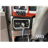 Image 16 : 2008 KENWORTH T800B TRI DRIVE SLEEPER DUMP TRUCK