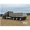 Image 4 : 2008 KENWORTH T800B TRI DRIVE SLEEPER DUMP TRUCK