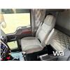 Image 9 : 2008 KENWORTH T800B TRI DRIVE SLEEPER DUMP TRUCK