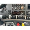 Image 18 : 2020 KENWORTH T880 T/A DUMP TRUCK
