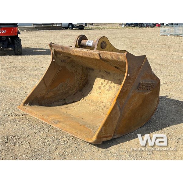 CAT 66 IN. 330 CLEAN OUT BUCKET