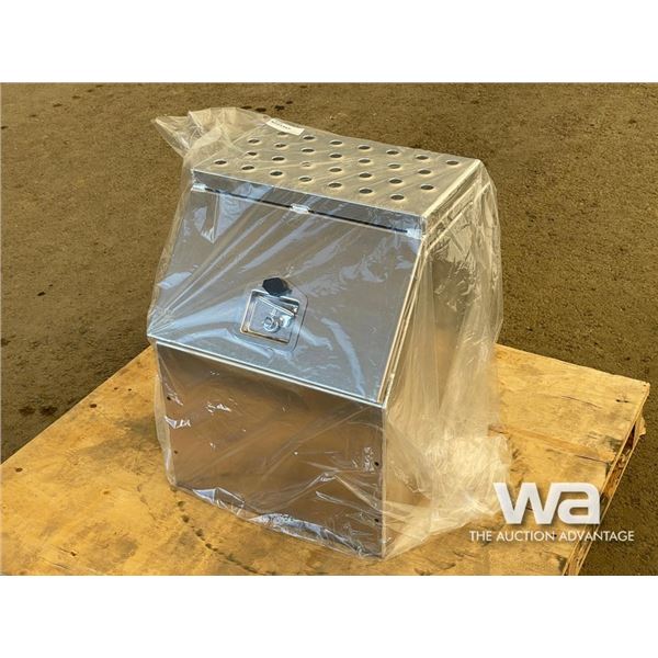 ALUMINUM TOOL BOX/STEP