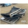 Image 2 : NEW HOLLAND CR9080 HOPPER COVERS