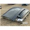 Image 2 : NEW HOLLAND CR9080 HOPPER COVERS