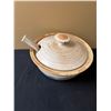 Image 8 : Stoneware Dishes