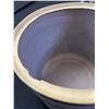 Image 8 : 3 Piece Stoneware Set