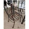 Image 2 : Patio Table and 4 Chairs