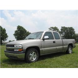 CHEVROLET 1500HD  SILVERADO LS 4 X 2 QUAD CAB PICKUP , s/n 2GCEC19V6Y1341632: