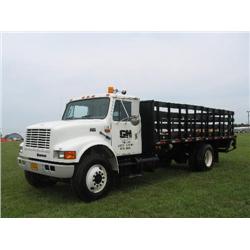 INTERNATIONAL 4900 S/A FLATBED TRUCK , s/n 1HTSDAAN5VH465298: