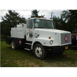 VOLVO WG42T S/A FUEL & LUBE TRUCK , s/n 4V1JBBDE8SR837868: