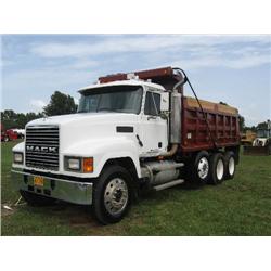 MACK CH613 TRI AXLE DUMP TRUCK , s/n 1M2AA18C11W142440: