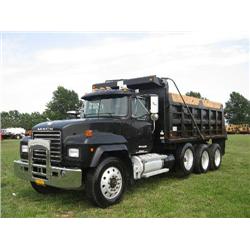 MACK RD688S TRI AXLE DUMP TRUCK , s/n 1M2P324C31M059541: