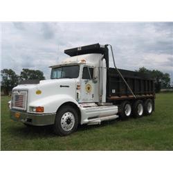 INTERNATIONAL EAGLE 9400 TRI AXLE DUMP TRUCK , s/n 2HSFHAMR6TC015334: