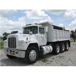 MACK R688ST TRI AXLE DUMP TRUCK , s/n R688ST08988: