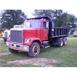GMC GENERAL T/A DUMP TRUCK , s/n 1GDS9E4J5EB547625: