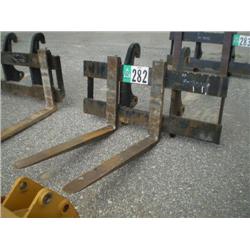 Q.C. FORKS TO FIT CAT 930G