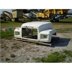 MACK RD688S HOOD