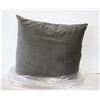 Image 1 : GREY NEW HOME TRENDS CUSHION