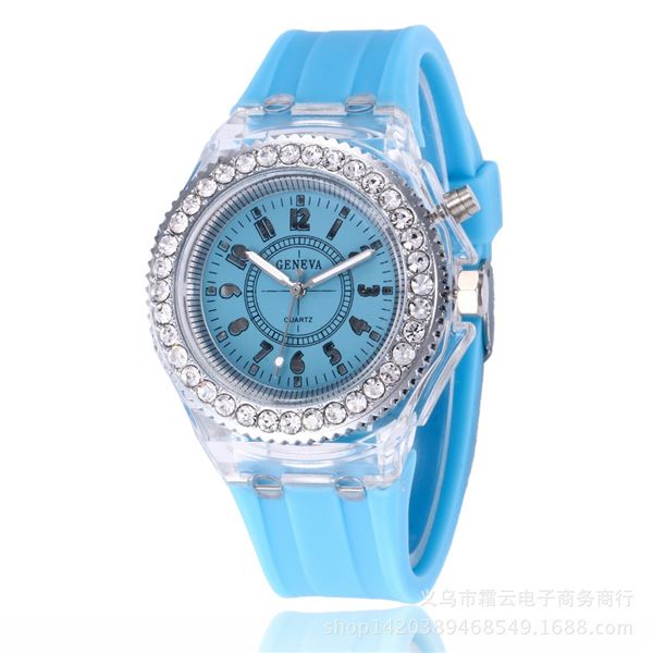 NEW GENEVA FASHIONABLE LUXURY WATCH W/COLORED LED