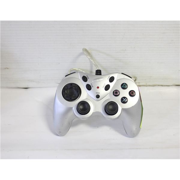 WIRED GAME CONTROLLER WITH TURBO AND VIBRATION