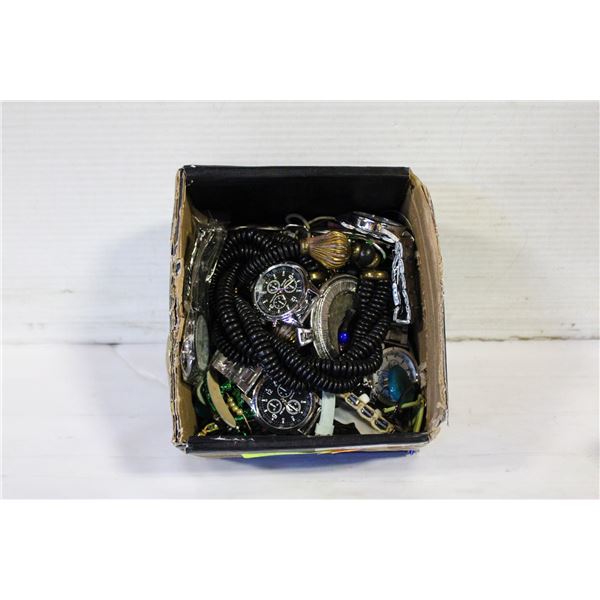 FLAT OF ASSORTED ESTATE JEWELRY