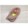 Image 1 : LADIES SIZE 6 PINK SUEDED LEATHER FUR TRIM
