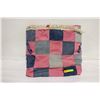 Image 1 : VINTAGE PATCHWORK QUILT JEAN & PINK W/LACE EDGING