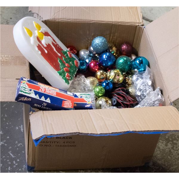 BOX OF ASSORTED CHRISTMAS DECORATIONS