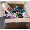 Image 1 : BOX OF ASSORTED CHRISTMAS DECORATIONS