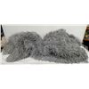 Image 1 : 5FT GREY SHEEPSKIN FAUX AREA RUG WITH UNICORN