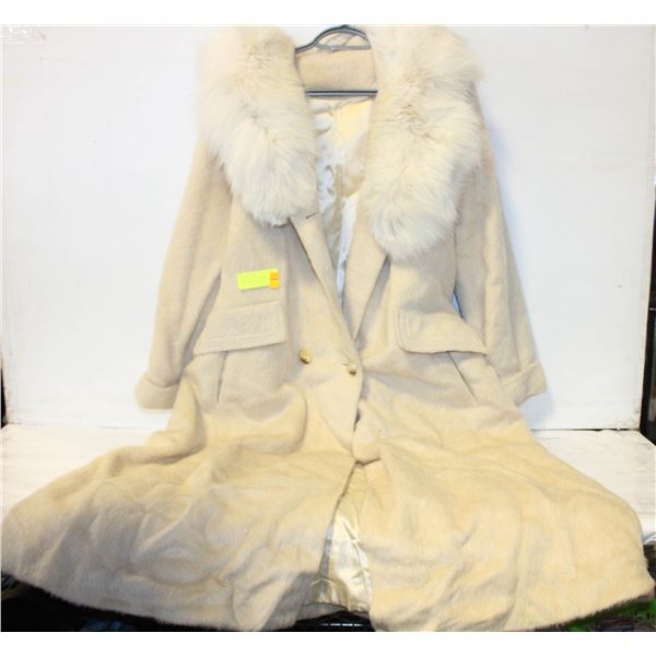 VINTAGE PURE MOHAIR VIRGIN WOOL COAT WITH FOX