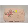Image 1 : VINTAGE PINK ROSES CHENILLE DOUBLE SZ BEDSPREAD