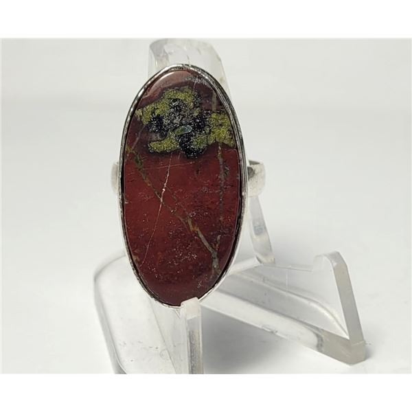 25)  OVAL DRAGON'S BLOOD SIZE 7.5 BEZEL SET RING