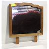 Image 1 : VINTAGE HEAVY MIRROR WOOD FRAME 17 INCHES HIGH