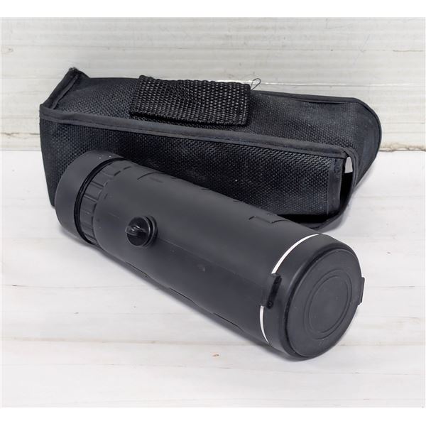 10BY40 SPOTTING SCOPE COMES WITH THE CASE