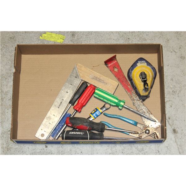 CARPENTER'S TOOLS, SQUARE, CHALK, SCREWDRIVERS