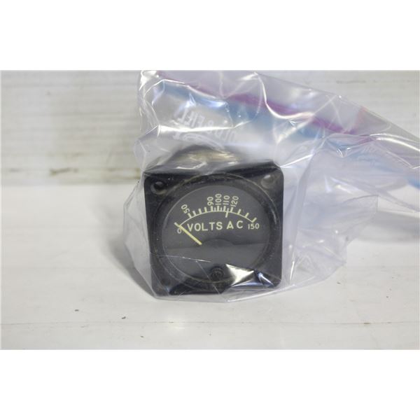 VINTAGE AIRCRAFT VOLT METER DAYSTROM MODEL 833