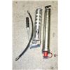 Image 1 : 2 GREASE GUNS