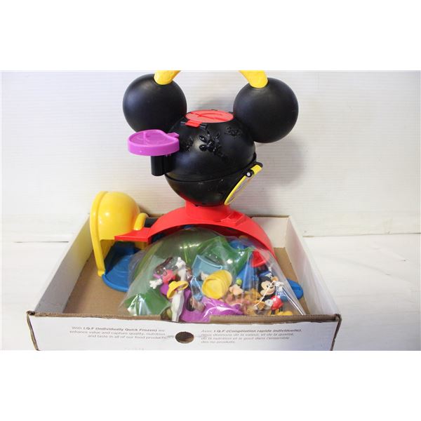 DISNEY CLUBHOUSE AND CHARACTERS