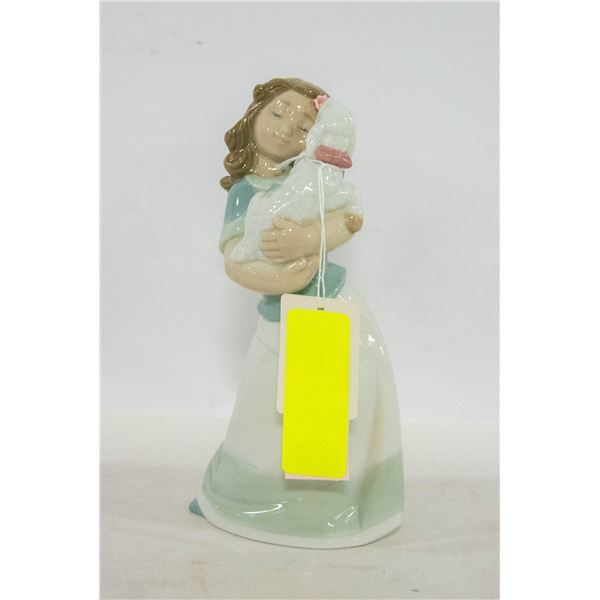 2004 NAO HAND MADE PORCELAIN VALENCIA BY LLADRO