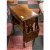 Image 2 : ANTIQUE SOLID WOOD MAGAZINE TABLE/