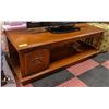 Image 1 : VINTAGE VILAS MAPLE COFFEE TABLE- 50" X 20" X 18