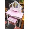Image 1 : GIRLS VANITY AND STOOL SET