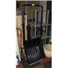 Image 1 : SNOW SHOVEL SLEIGH STYLE 61" X 22.5"