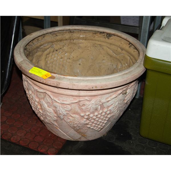 VINTAGE CERAMIC PLANT POT 12" X 18"