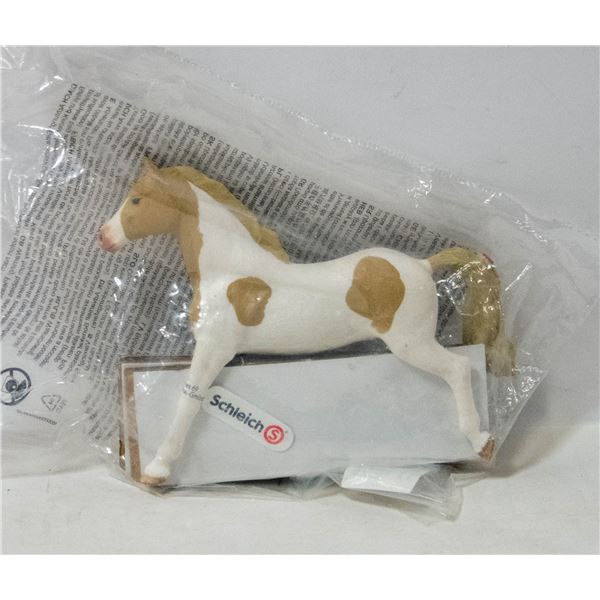NEW SCHLEICH PAINT HORSE MARE