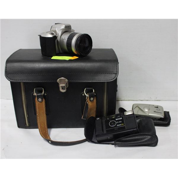 VINTAGE LEATHER CAMERA AND ACCESSORIES CASE